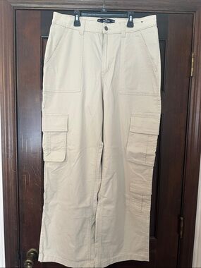 Hollister Light Khaki Cargo Jeans with Multiple Pockets